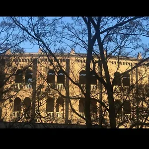 Duerme Junto A La Plaza De Toros De Granada. Apartamento